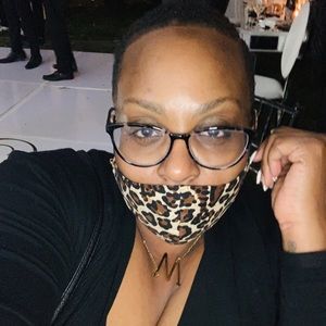 Meet your Posher, Mia